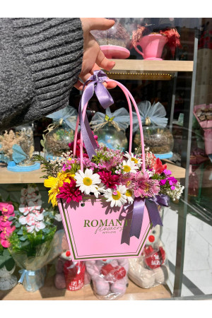 Romantik Şıklık Pembe Çanta Çiçek Aranjmanı