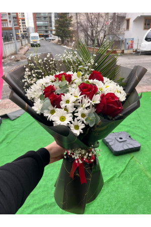 6 Kırmızı Gül & Papatya Aşk Buketi