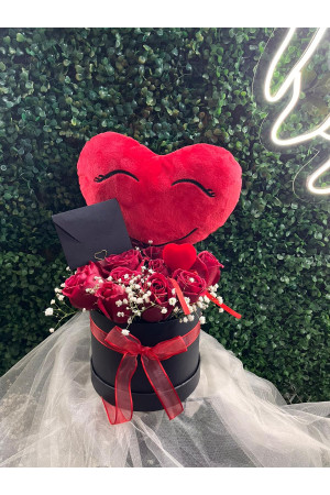 14 Güllü Romantik Hediye Kutusu (Kalpli Yastıklı)